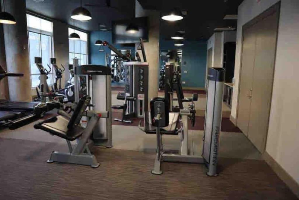 Fancy Apt Downtown. Pool. Gym. Lounge. Pet Ok Houston Kültér fotó