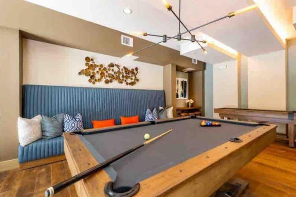 Fancy Apt Downtown. Pool. Gym. Lounge. Pet Ok Houston Kültér fotó